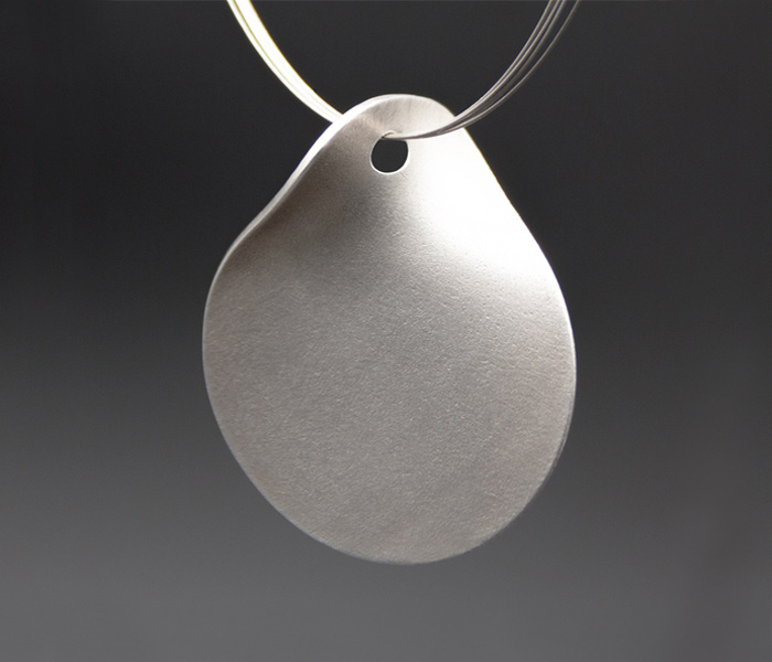 MOMENTUM-ANHAENGER-PENDANT-SILBER-STERLING-SILVER--MATT-FINISH-LARISSAGEHRMANN