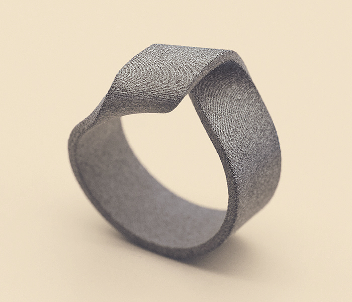 MOMENTUM-RING-SHADED-EDITION-GREYSHADED-LARISSAGEHRMANN